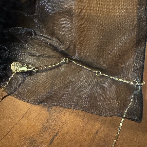 The Giving Keys gold necklace - “Courage” - Picture 2 of 3